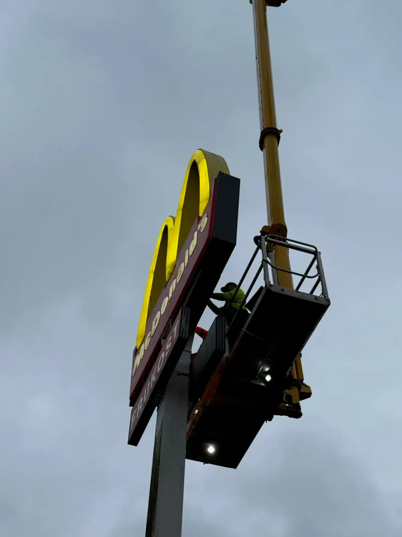 Arbete på hög höjd med skylift