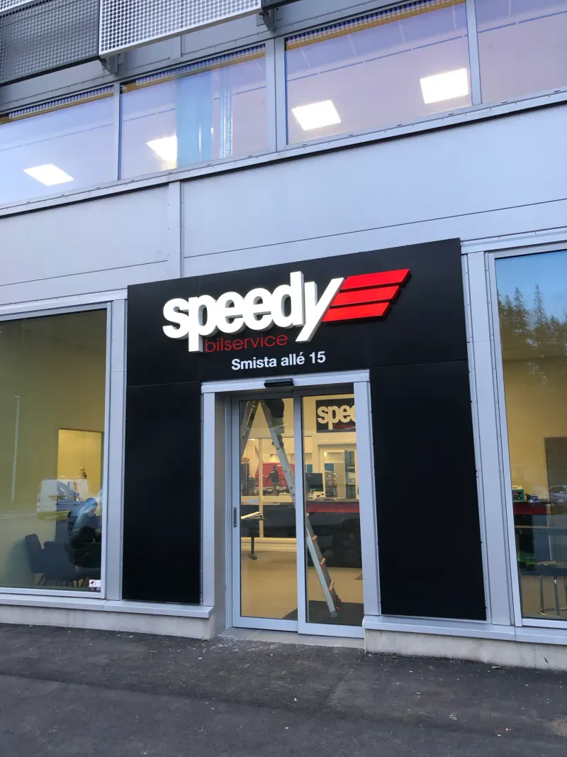 Speedy entréskylt i Smista