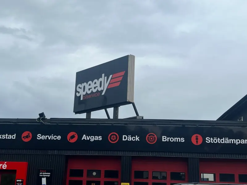 Speedy Helsingborg – Fasadskylt på plats