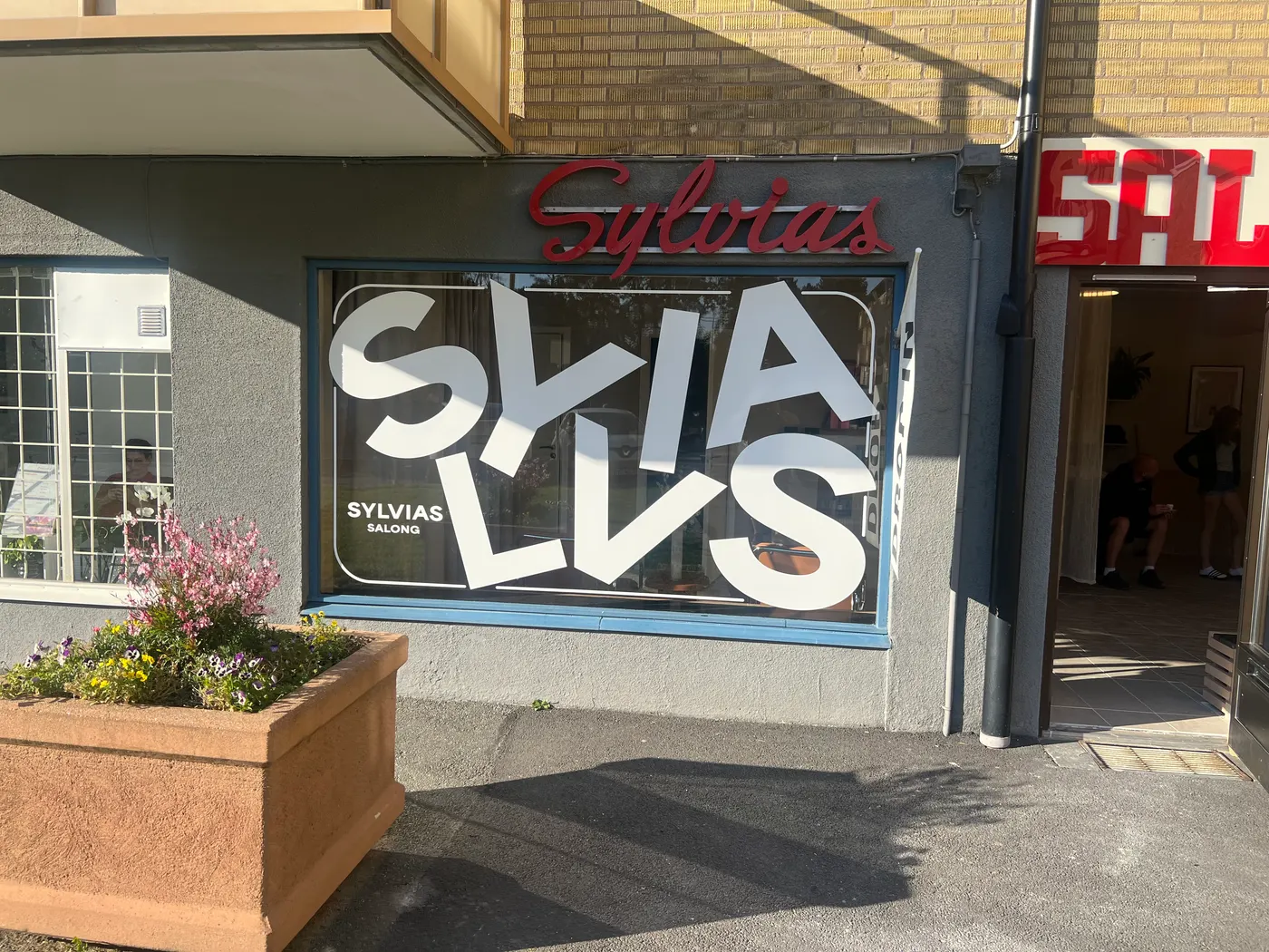 Sylcias fönsterdekor